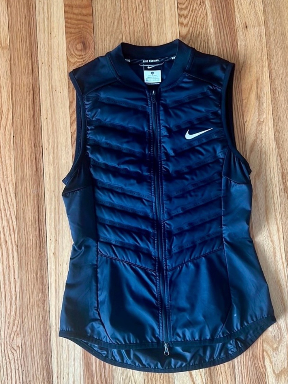 Nike running aeroloft 800 balck vest women’s size Xs